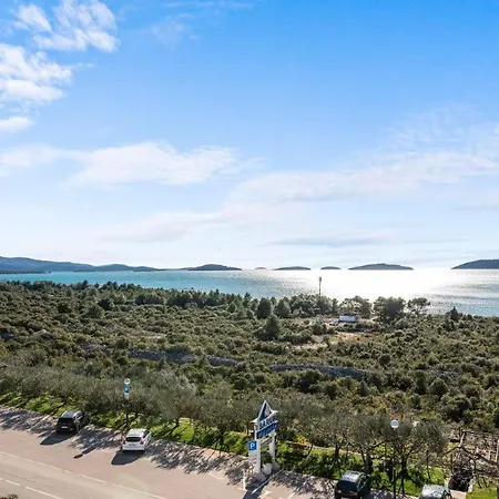 Guest house In - Barun - One Bedroom With Terrace And Sea View *