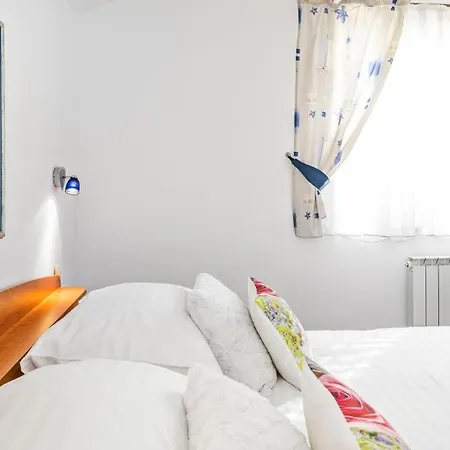 Guest house In - Barun - One Bedroom With Terrace And Sea View Sibenik