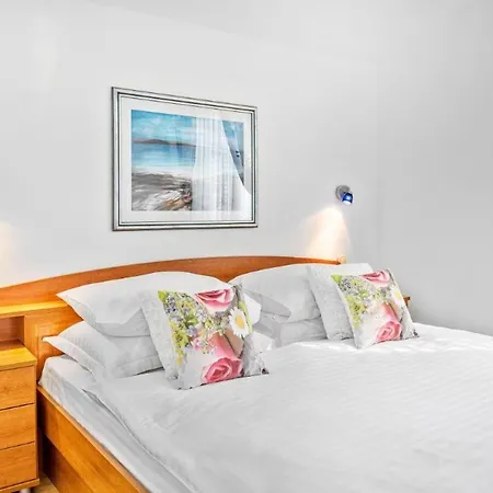 Guest house In - Barun - One Bedroom With Terrace And Sea View Sibenik